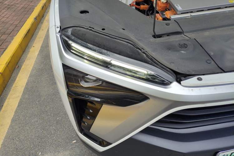 Used Nio ES8 2022 75 kWh Six-Seater Version Right Front Headlight