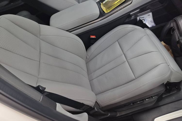 Used Nio ES8 2022 100 kWh Six-Seater Version Right Front Seat