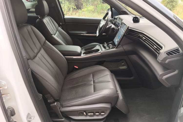 Used Nio ES8 2022 75 kWh 7-Seater Version Right Front Seat