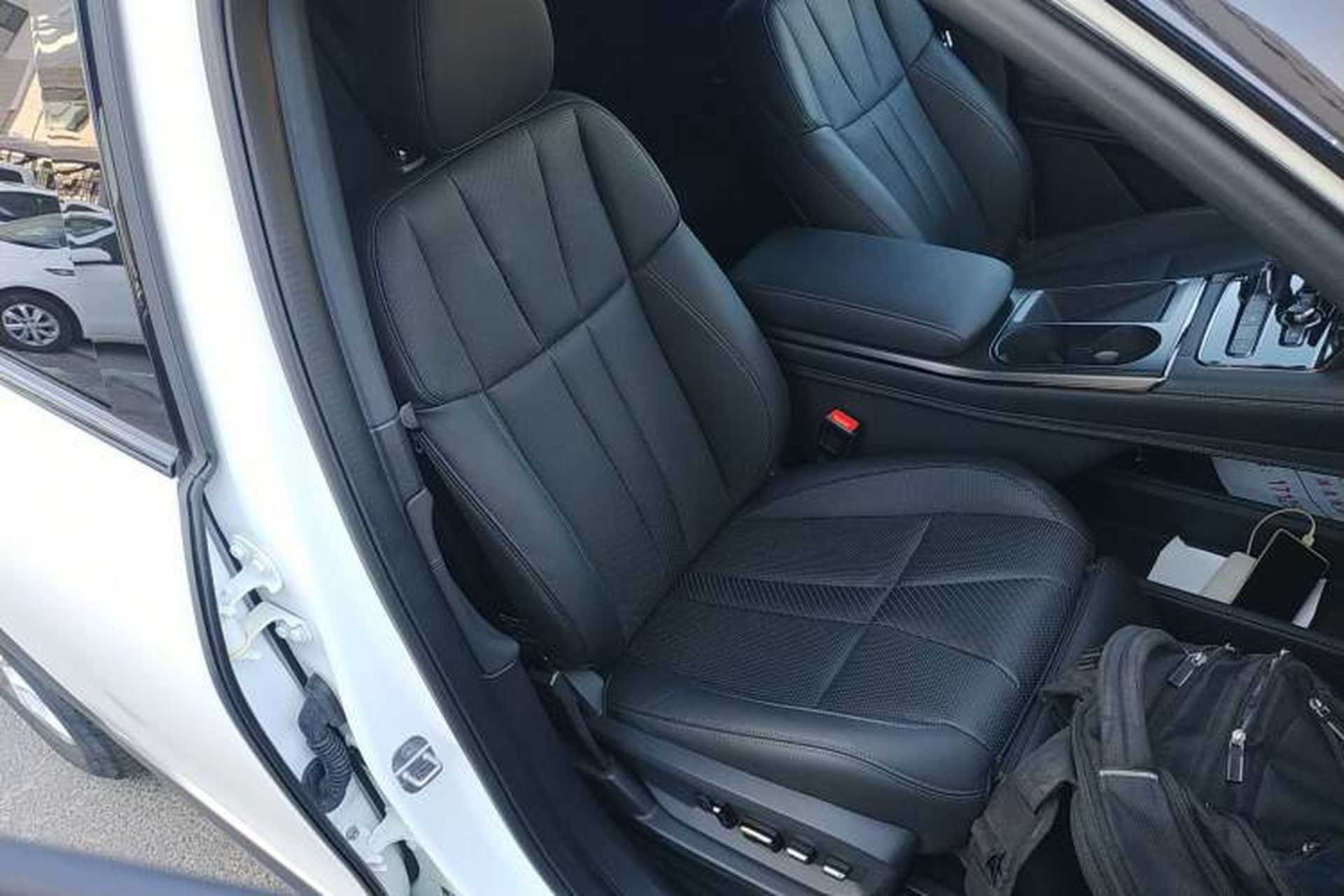 Used Nio ES8 2022 100 kWh 7-Seater Version Right Front Seat