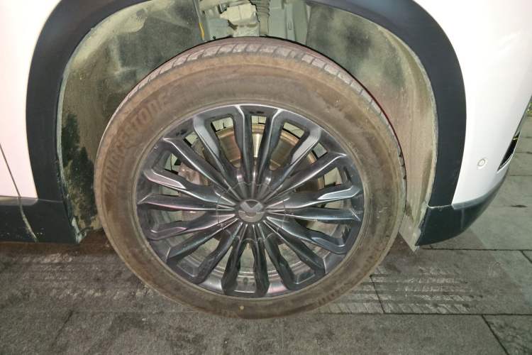 Used Nio ES8 2022 100 kWh 7-Seater Version Right Front Wheel Hub