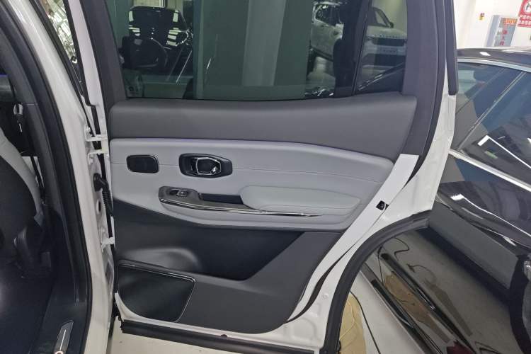 Used Nio ES8 2022 100 kWh Six-Seater Version Right Rear Door Interior