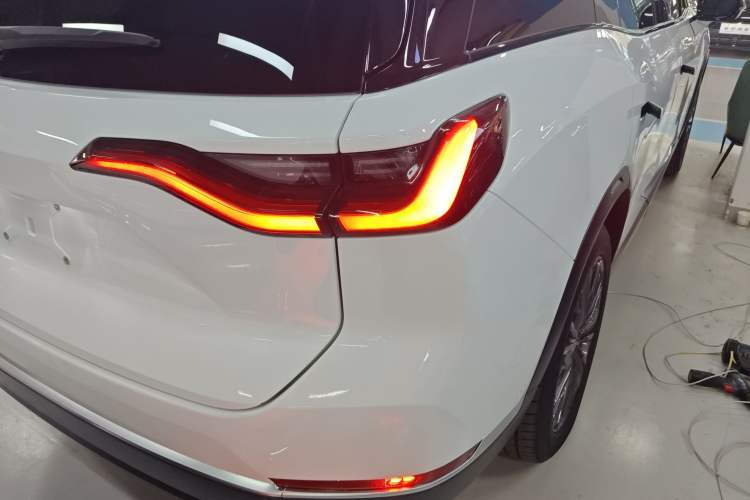 Used Nio ES8 2022 100 kWh Six-Seater Version Right Rear Taillight