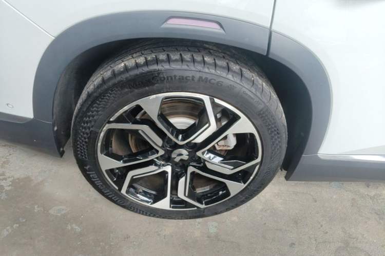 Used Nio ES8 2022 75 kWh Signature Edition Six-Seater Right Rear Wheel Hub