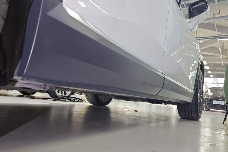 Used Nio ES8 2022 100 kWh Six-Seater Version Right Side Sill