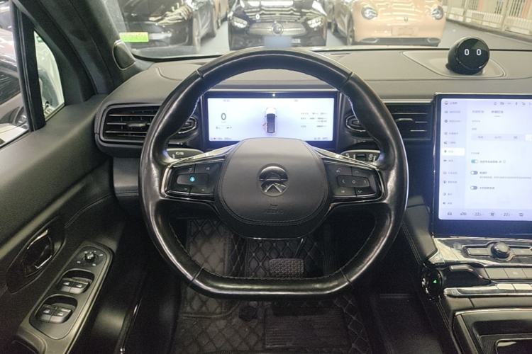 Used Nio ES8 2022 75 kWh 7-Seater Version Steering Wheel