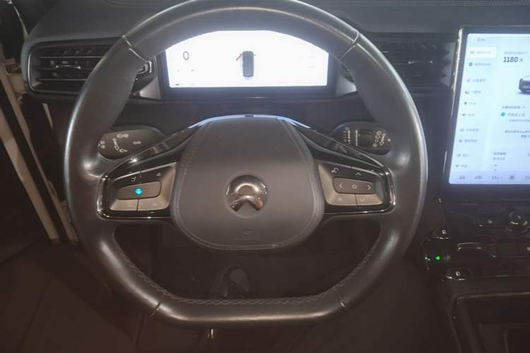 Used Nio ES8 2022 100 kWh Six-Seater Version Steering Wheel