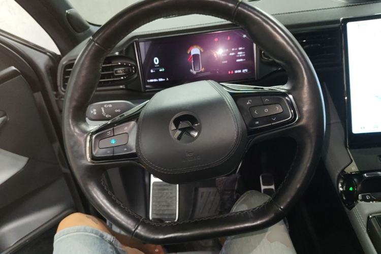 Used Nio ES8 2022 100 kWh Six-Seater Version Steering Wheel