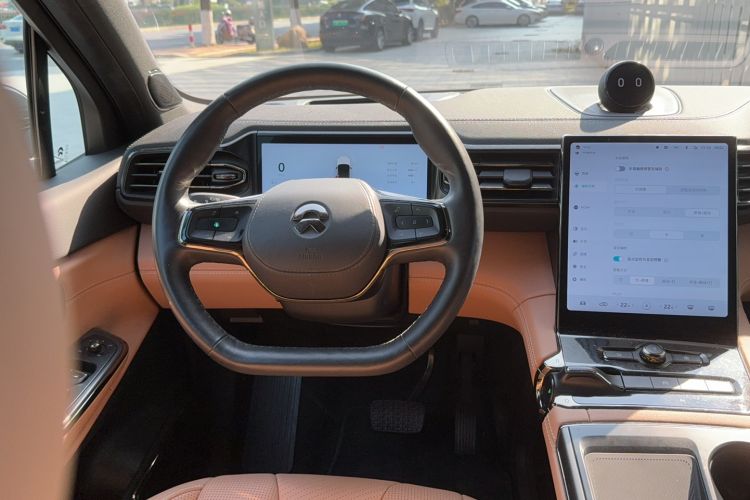 Used Nio ES8 2022 75 kWh 7-Seater Version Steering Wheel