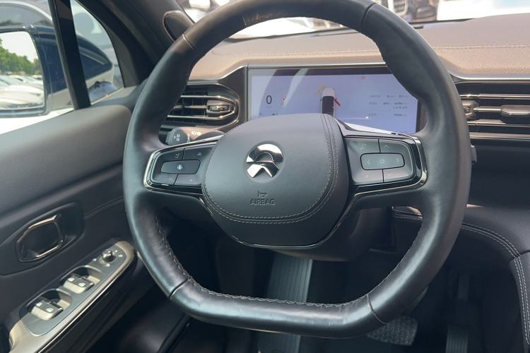 Used Nio ES8 2022 75 kWh 7-Seater Version Steering Wheel