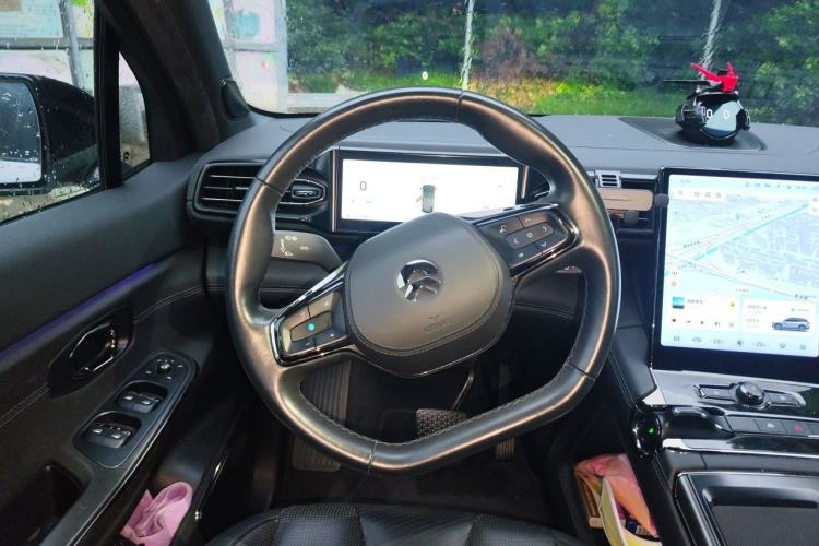 Used Nio ES8 2022 75 kWh Signature Edition Six-Seater Steering Wheel