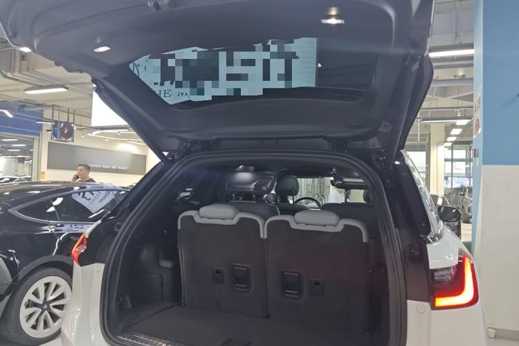 Used Nio ES8 2022 100 kWh Six-Seater Version Trunk