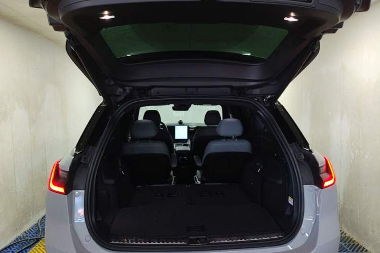 Used Nio ES8 2022 100 kWh Six-Seater Version Trunk