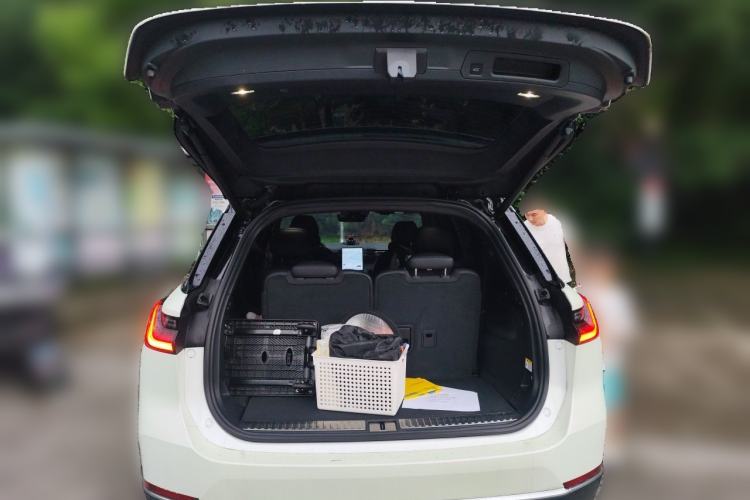 Used Nio ES8 2022 75 kWh Signature Edition Six-Seater Trunk