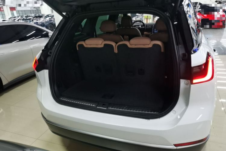 Used Nio ES8 2022 75 kWh Signature Edition Six-Seater Trunk