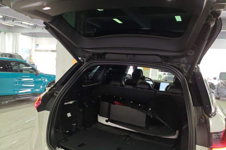 Used Nio ES8 2022 100 kWh 7-Seater Version Trunk