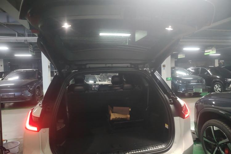 Used Nio ES8 2022 100kWh Signature Edition Seven-Seater Trunk