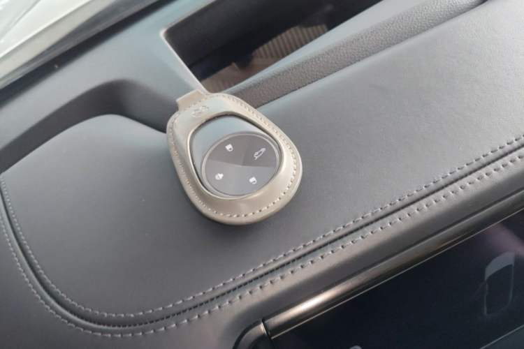 Used Nio ES8 2022 75 kWh Signature Edition Six-Seater Vehicle Key
