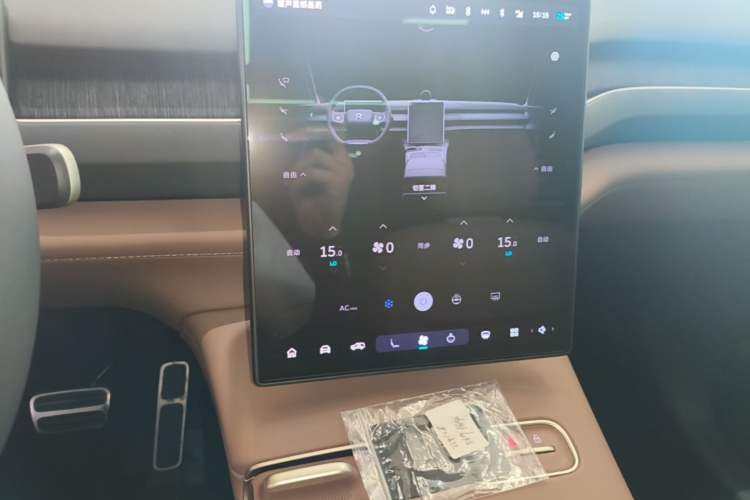 Used Nio ES8 2023 75 kWh Executive Edition Audio And AC Panel