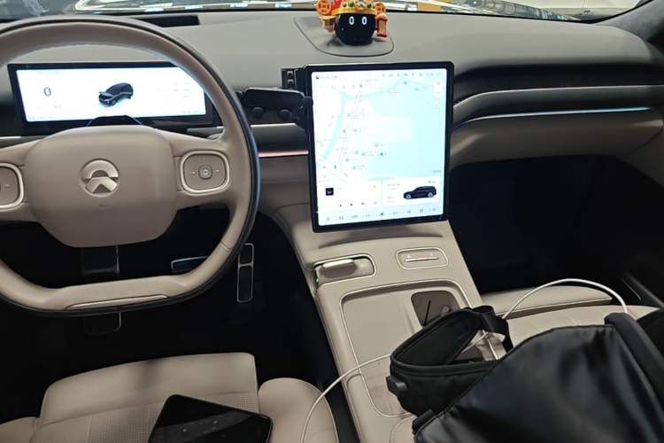 Used Nio ES8 2023 75 kWh Audio And AC Panel