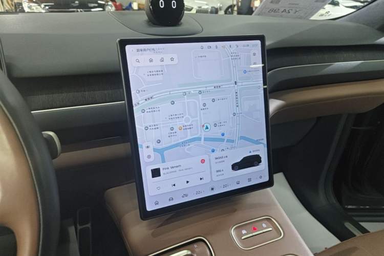 Used Nio ES8 2023 75 kWh Executive Edition Audio And AC Panel