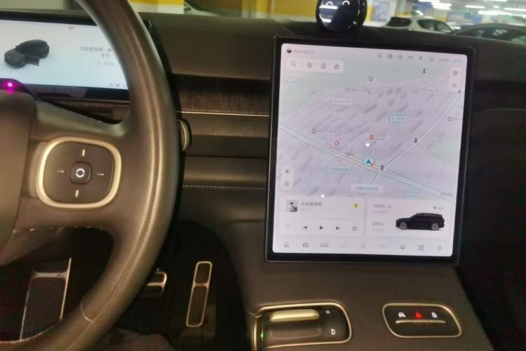 Used Nio ES8 2023 75 kWh Executive Edition Audio And AC Panel