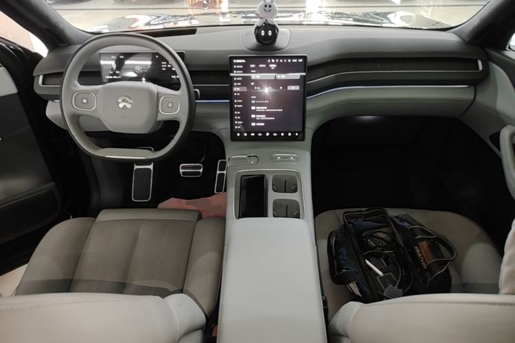 Used Nio ES8 2023 75 kWh Executive Edition Center Console