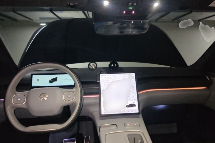 Used Nio ES8 2023 75 kWh Center Console