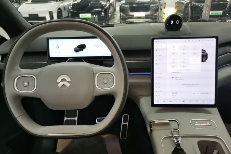 Used Nio ES8 2023 100kWh Signature Edition Center Console