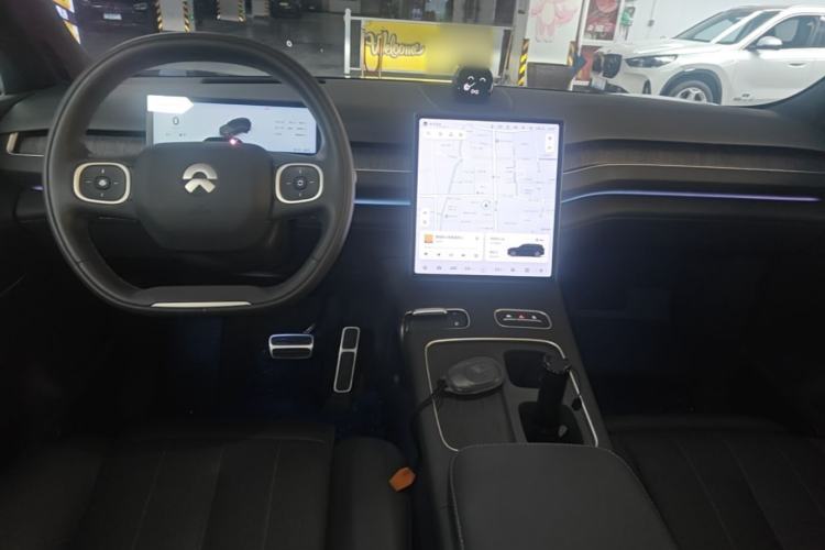 Used Nio ES8 2023 100kWh Signature Edition Center Console
