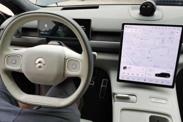 Used Nio ES8 2023 75 kWh Executive Edition Center Console