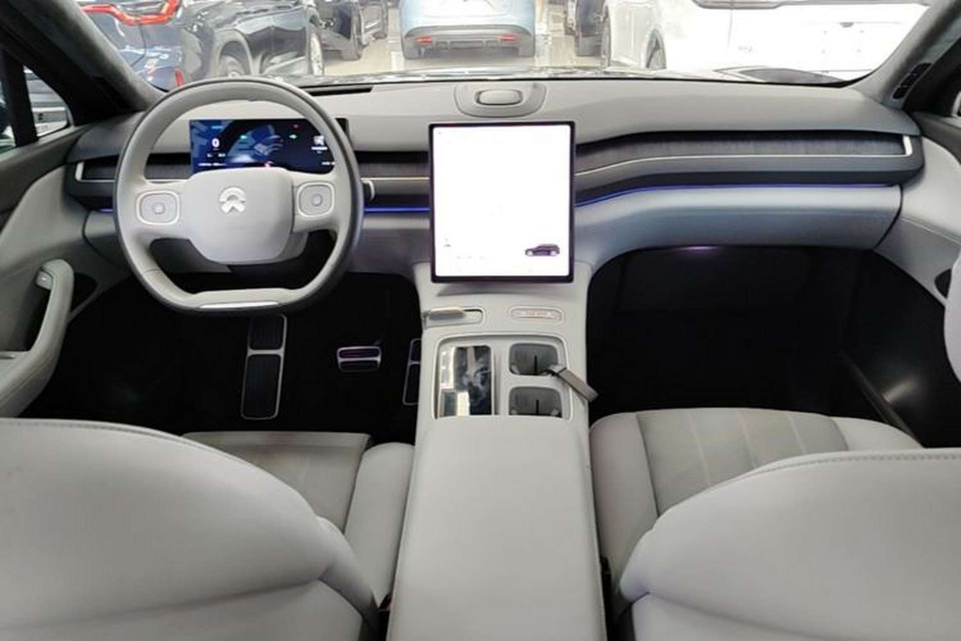 Used Nio ES8 2023 75 kWh Center Console