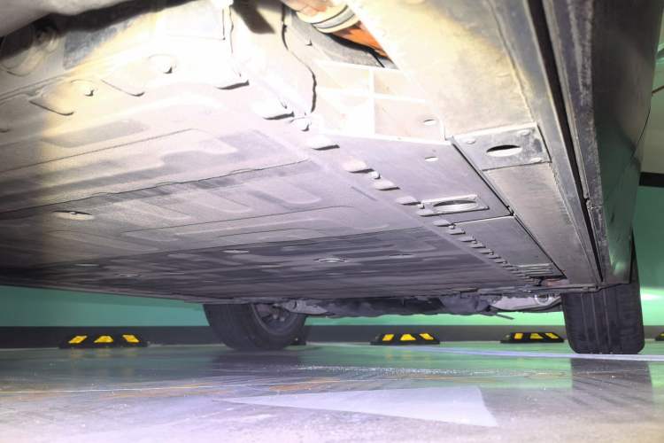Used Nio ES8 2023 75 kWh Executive Edition Chassis Rear Right