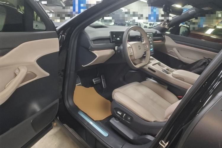 Used Nio ES8 2023 75 kWh Driver Seat