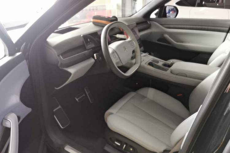 Used Nio ES8 2023 75 kWh Executive Edition Driver Seat