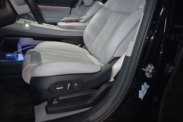 Used Nio ES8 2023 75 kWh Driver Seat