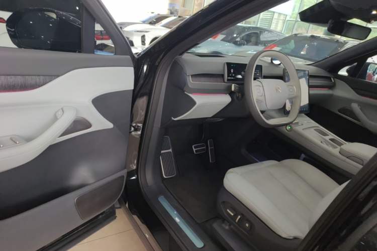 Used Nio ES8 2023 75 kWh Driver Seat