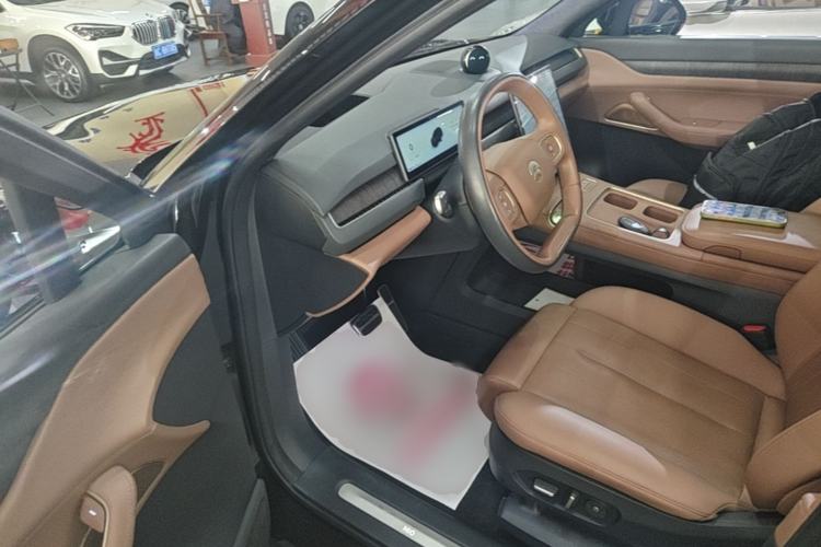 Used Nio ES8 2023 75 kWh Executive Edition Driver Seat