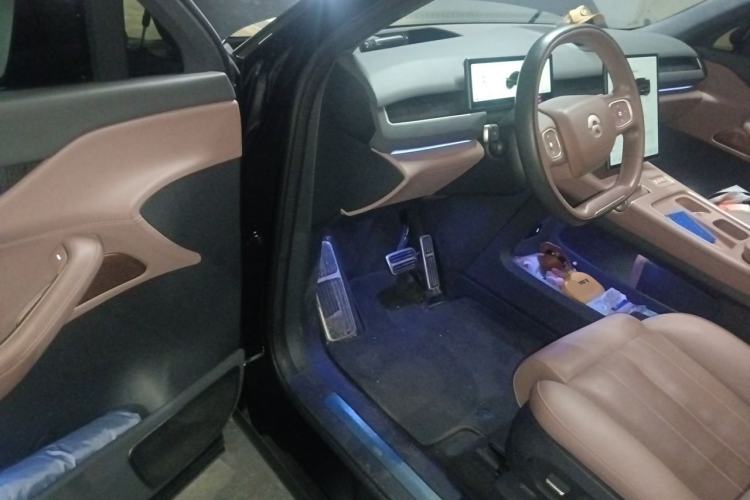 Used Nio ES8 2023 75 kWh Executive Edition Driver Seat