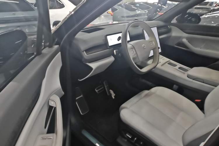 Used Nio ES8 2023 75 kWh Driver Seat