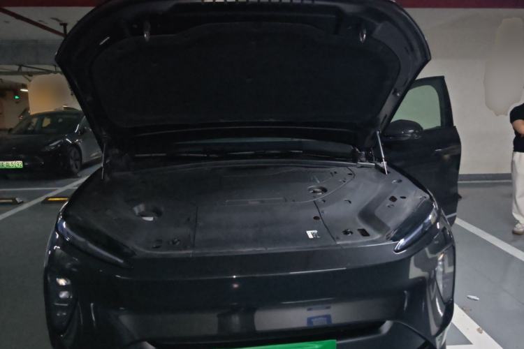 Used Nio ES8 2023 75 kWh Engine Bay