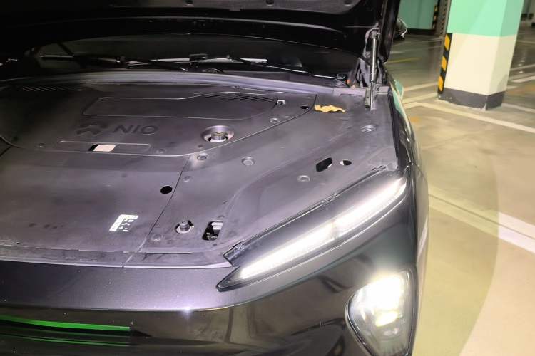 Used Nio ES8 2023 75 kWh Executive Edition Engine Bay Left