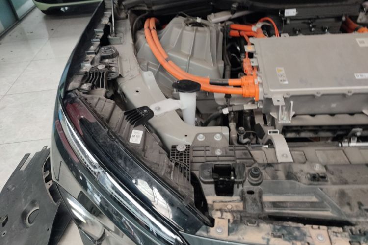 Used Nio ES8 2023 75 kWh Engine Bay Right