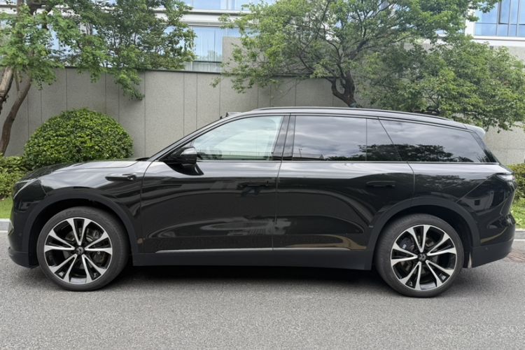 Used Nio ES8 2023 100kWh Signature Edition Exterior 1