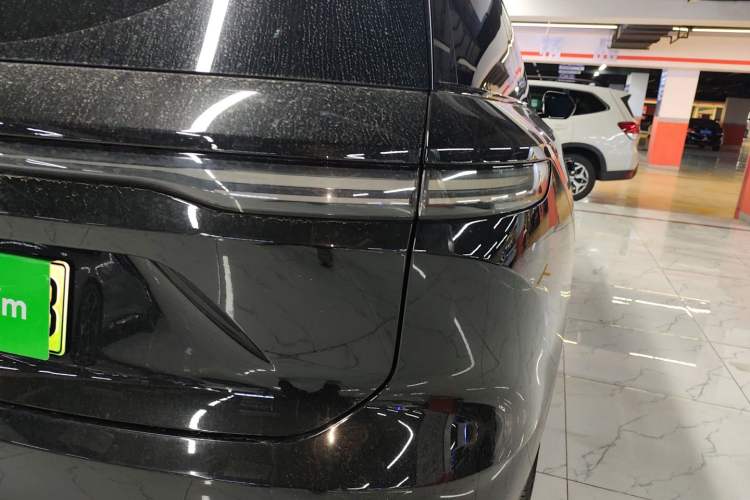Used Nio ES8 2023 100kWh Signature Edition Exterior 1