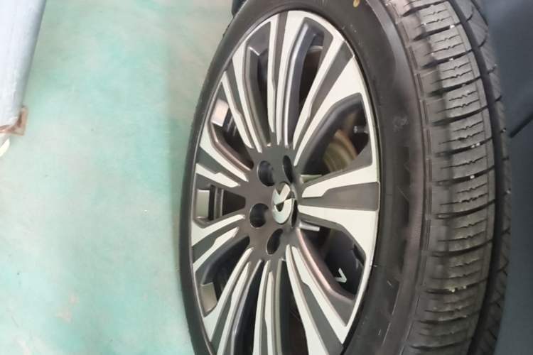 Used Nio ES8 2023 75 kWh Executive Edition Exterior 2