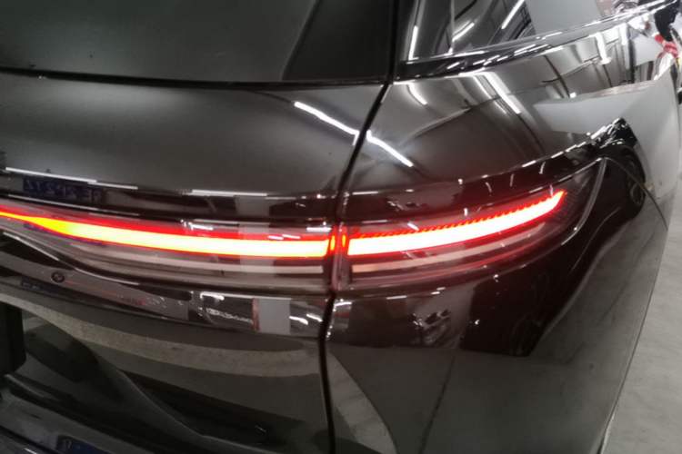 Used Nio ES8 2023 100kWh Signature Edition Exterior 3