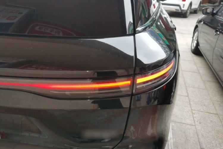 Used Nio ES8 2023 75 kWh Executive Edition Exterior 3
