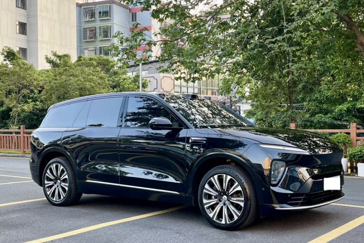 Used Nio ES8 2023 75 kWh Executive Edition Exterior 5