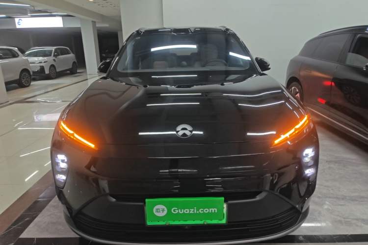 Used Nio ES8 2023 75 kWh Front